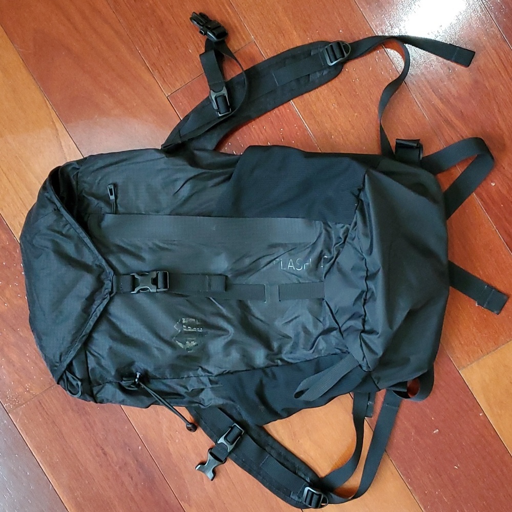 REI Co-Op Flash 22 Backpack Rockwall Black Hiking Daypack 🔥🔥